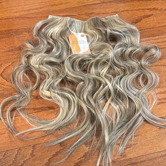 20 inch invisible hair extension comes with all accessories - Picture 2 of 12